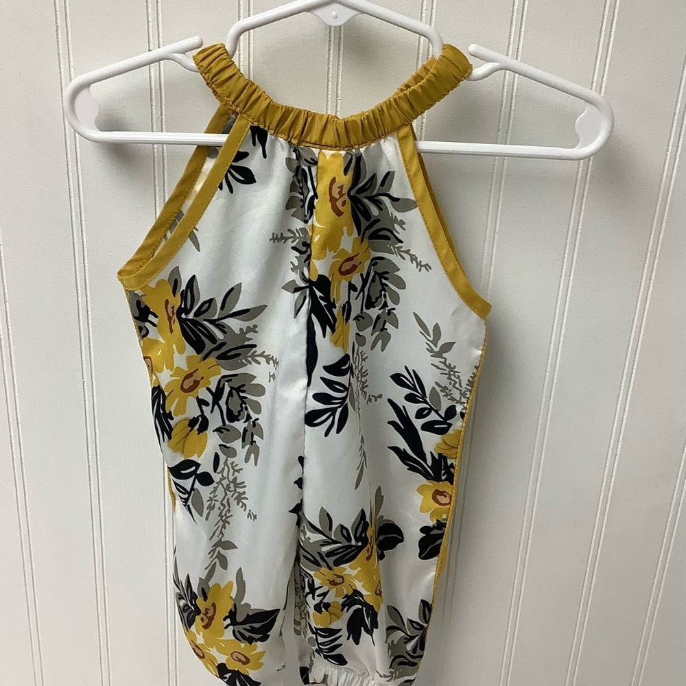 🤑Kids Tales floral romper. Size 3-6M.